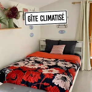 https://le-clocher-de-leonie-renage.hotels-rhonealpes.com