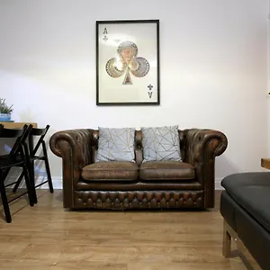 spacious-stylish-townhouse.yorkshirehotels.net/