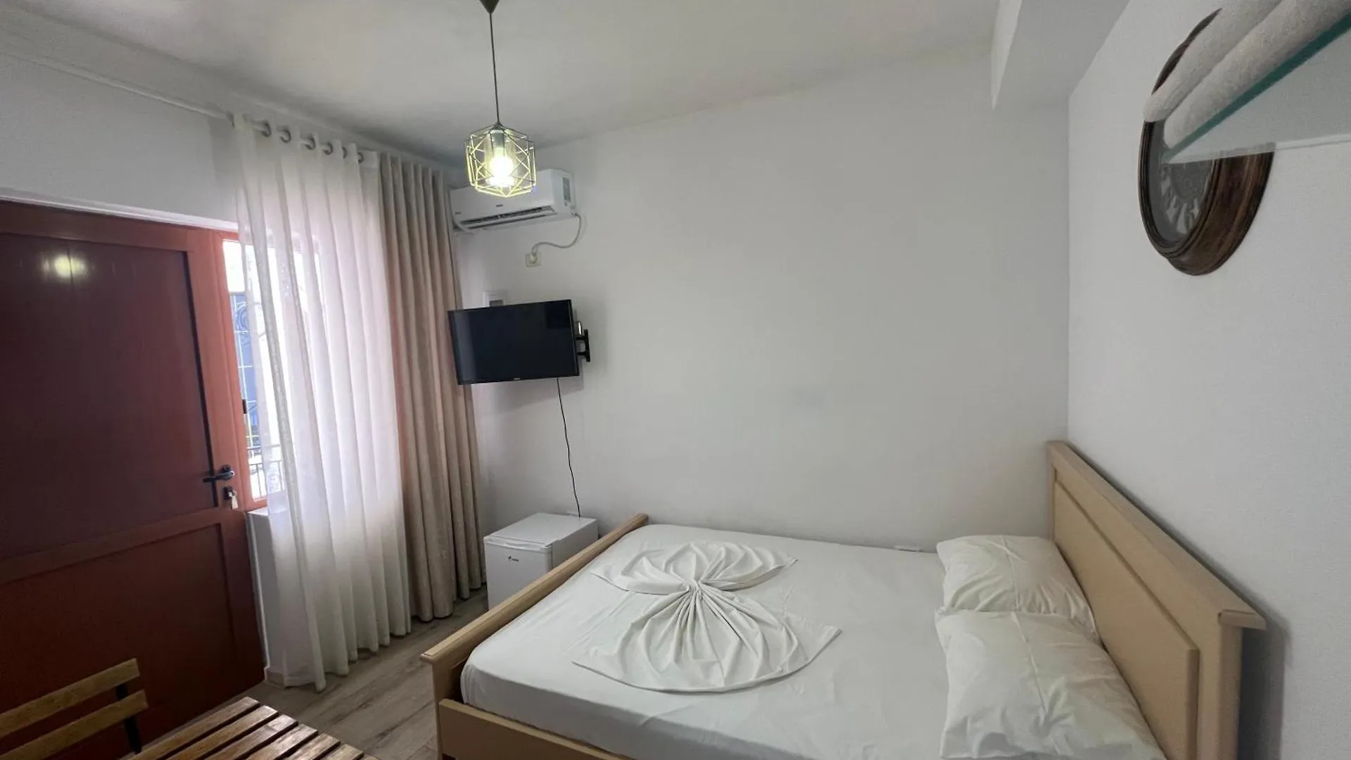 Room Click Inn Gjirokastra
